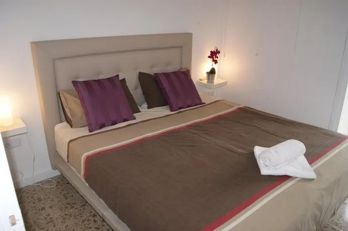 VINYET TRANQUILITY steps from the beach and pool - Image 1
