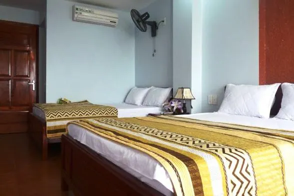 Duc Tuan Hotel - Image 1