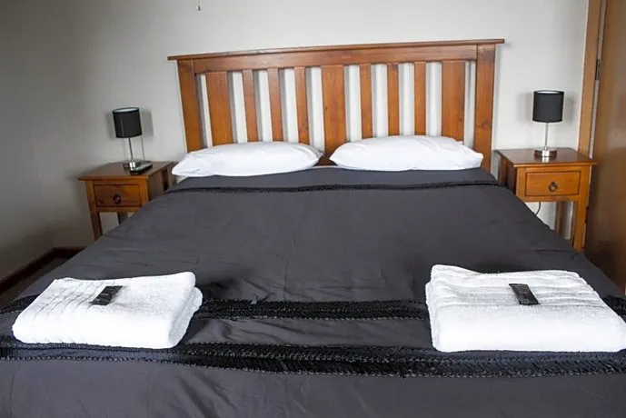 The Pier Lodge Bed And Breakfast - Image 1