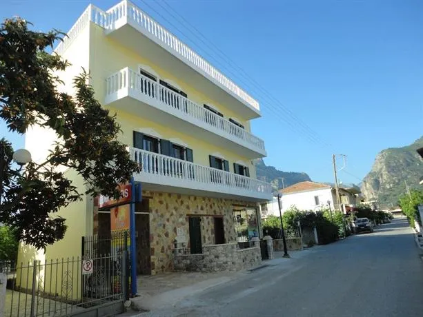 Suites Diakopto - Image 1