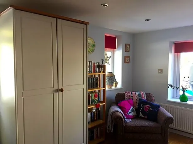 West Waterhead B&B - Image 1