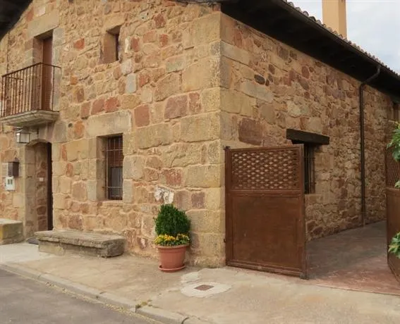LA CASA DE PIEDRA DE LA ALDEA - Image 1
