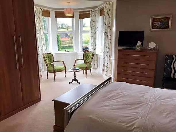 Holywell House B & B - Image 1