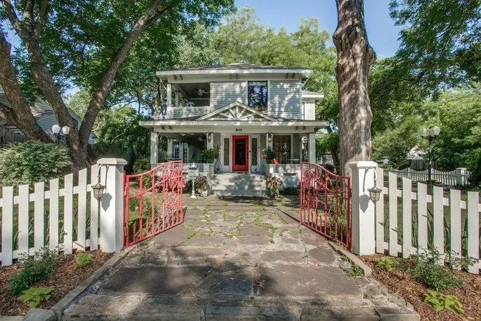 Red Gate Inn - Image 1