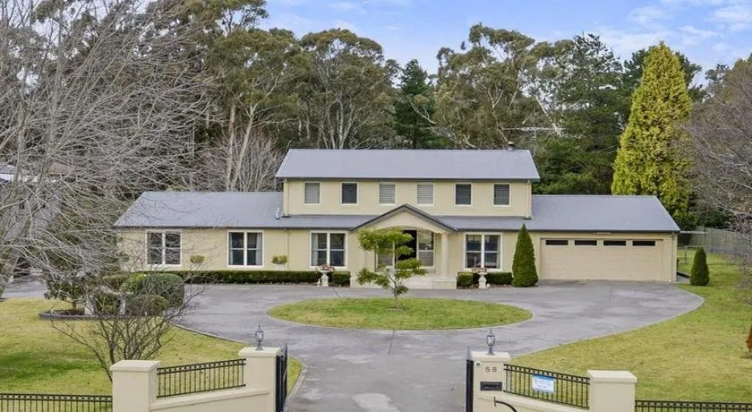 Camelot - superbly proportioned and ideally located - Image 1