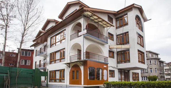 Season Palace - Image 1