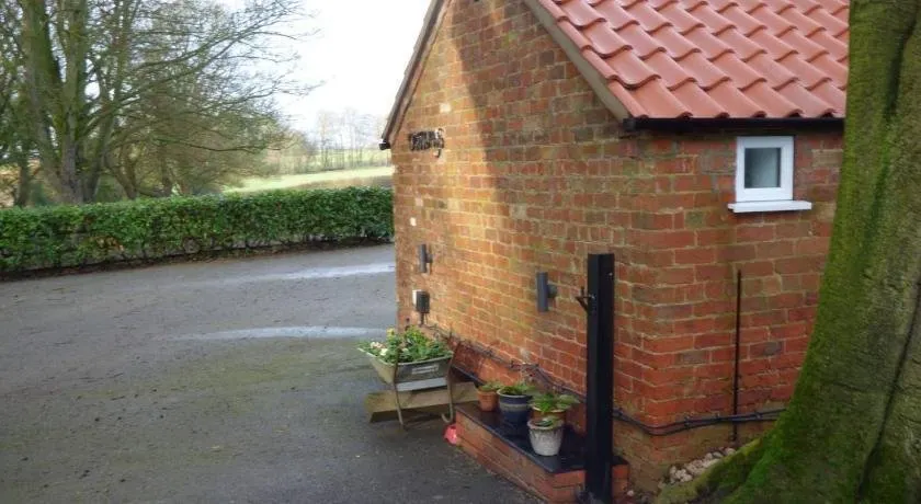 Crossways Self-Catering Cottage - Self Contained - Image 1
