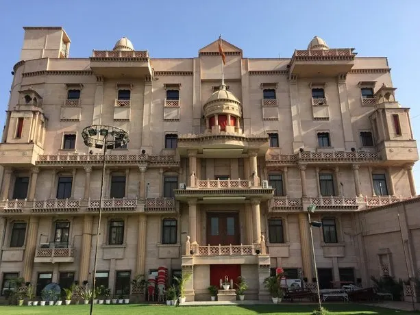 Hotel Kailash Presidency - Image 1