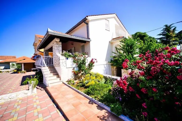Holiday Home Lucija - Image 1