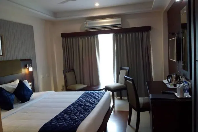 Hotel Green Oasis - Image 1