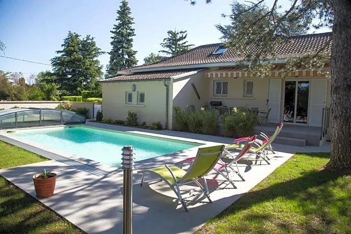 Au Clos Beausejour - Image 1