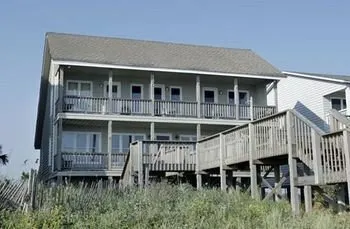 Chesapeake 5 Br home by RedAwning - Image 1