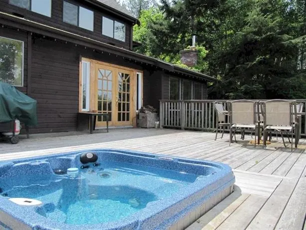 Andover Cottage by BC Island Vacation Homes - Image 1