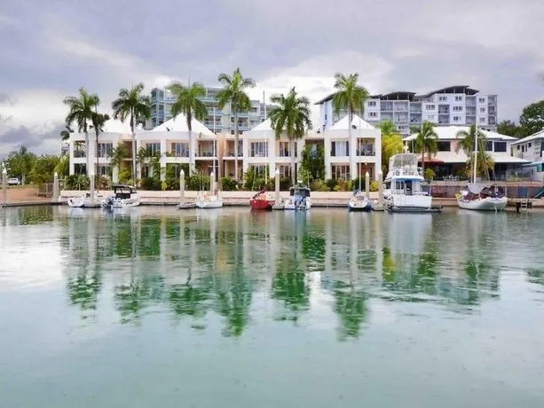 Cullen Bay Luxury Suites - Image 1