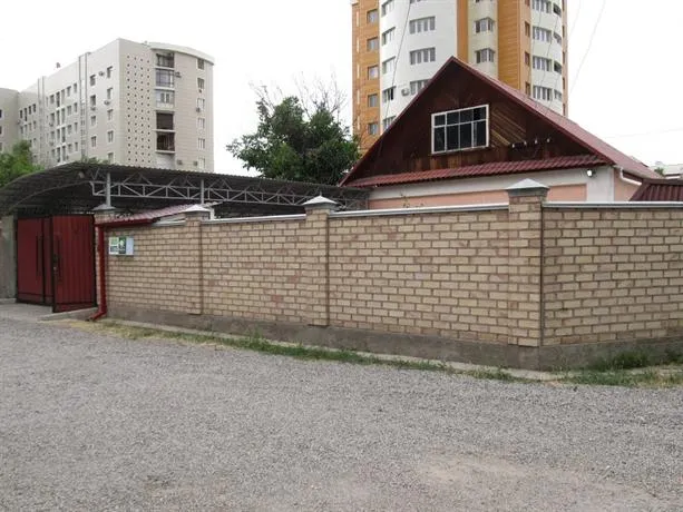 Green Hostel - Image 1