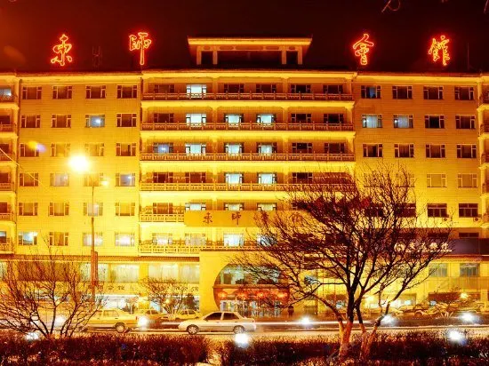 Dongshi Hotel - Image 1