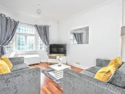 Celebrity Apartments Brighton Queens - Image 1