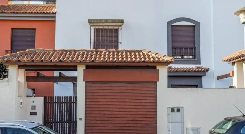 Fantástica casa-piscina comunitaria y jardín 8px - Image 1