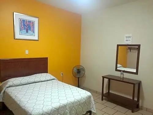 Hotel Colonial Penjamo - Image 1