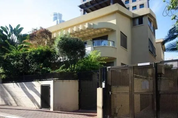 Shelly's Home Boutique Apartments - Image 1