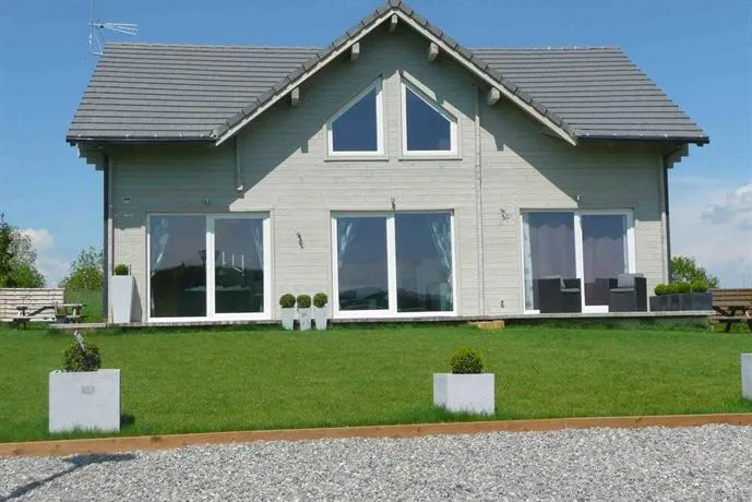 Les Cabanes De Pareloup - Image 1