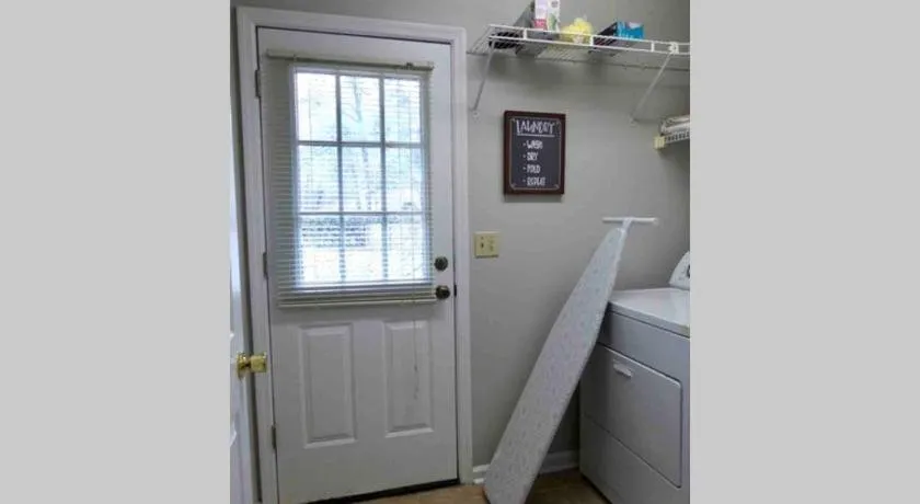 Entire - Beautiful townhouse in Tally near everything! - Image 1