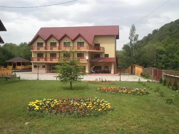Pensiunea Roua Muntelui - Image 1