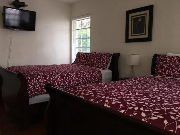 Orange Hotel Suites - Image 1