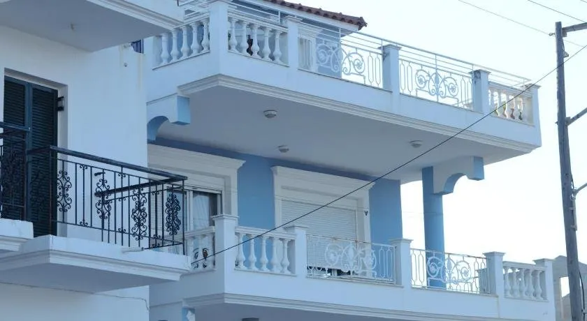 La Maison Bleue - Image 1