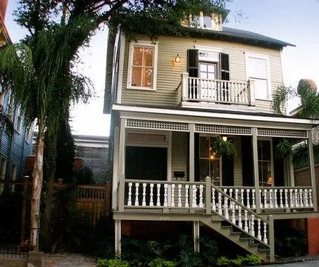 Savannah Dream Vacations - 1006 Drayton Street - Image 1