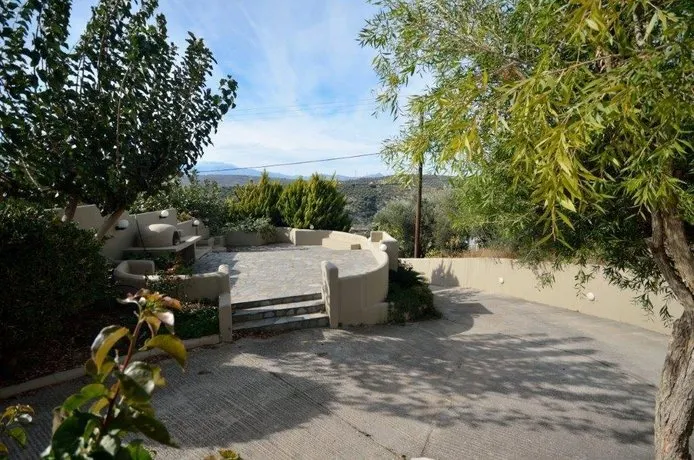 Luxe Villa Near Knossos Palace with Private Pool - Image 1