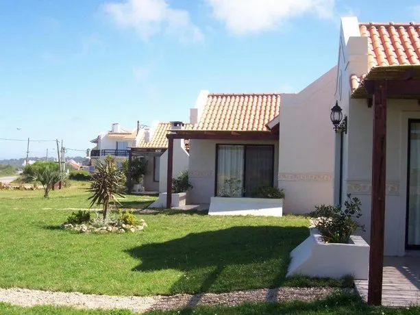 Cabanas De Cara Al Sol - Image 1