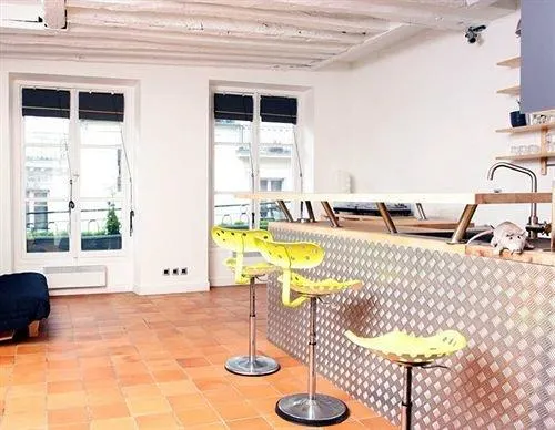 Saint Denis Apartment - Image 1