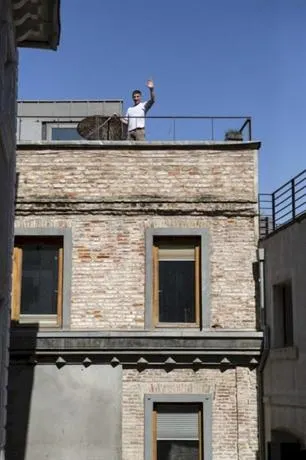5 Floors Istanbul - Image 1