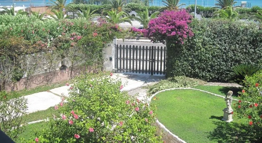 Villa Dela - Image 1
