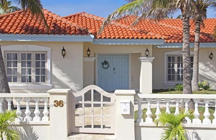 Beachcomber Villa Aruba - Image 1