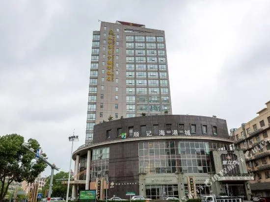 Pacific Prince International Hotel - Image 1