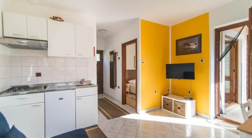 Apartments Ida Sveta Marina - Image 1