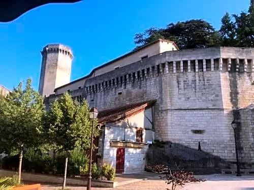 Hostellerie Le Donjon - Image 1