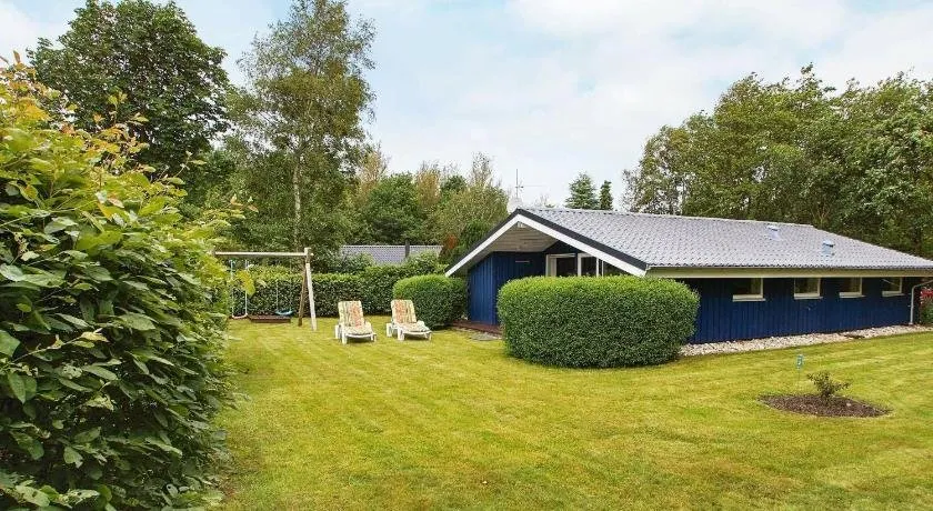 Superb Holiday Home in Hemmet near Sea - Image 1