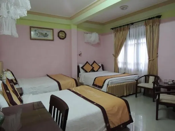Nhat Tan Hotel - Image 1