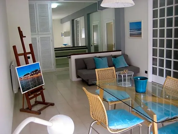 Home 41 - Image 1