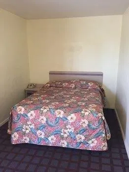 Colonial Motel - Image 1