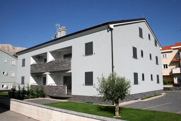 Apartments Maslina - Image 1