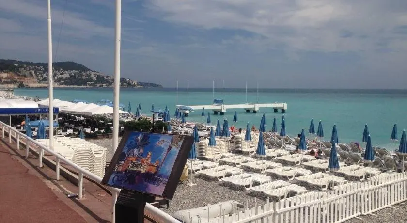 Stylish 2 Room Flat 50 meters to the beach - Image 1