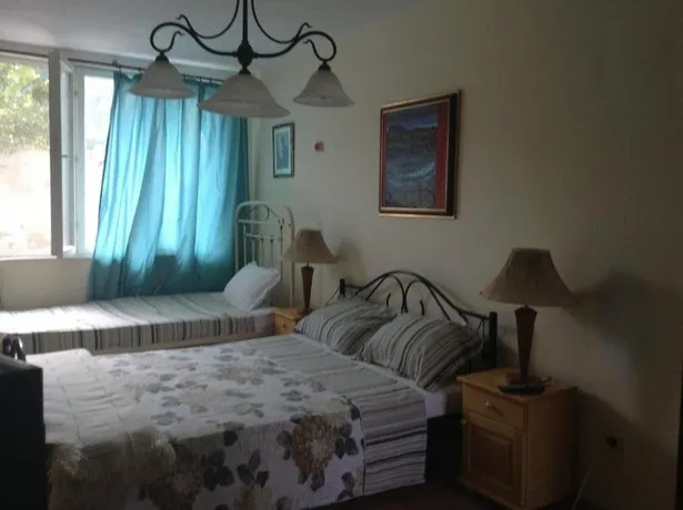 Hostel "Del Mar" - Image 1