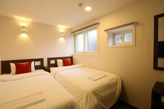 Running Man Hostel - Image 1