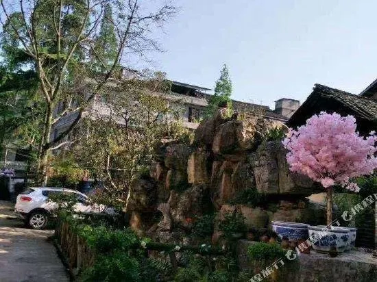 SIHAI XIANGYI HOTEL - Image 1