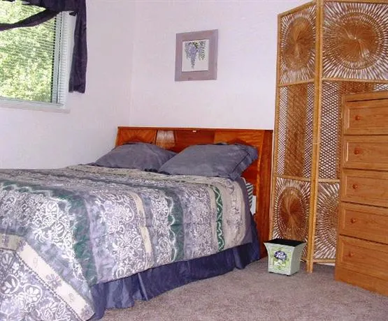 Baileys Bed And Breakfast - Image 1