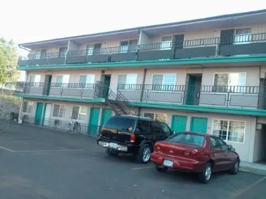 Golden Knight Motel Gresham - Image 1
